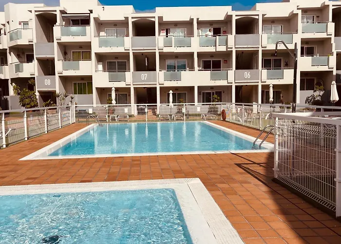 Rising Sun- Bright 1br With Pool & Terrace, Steps From * Corralejo