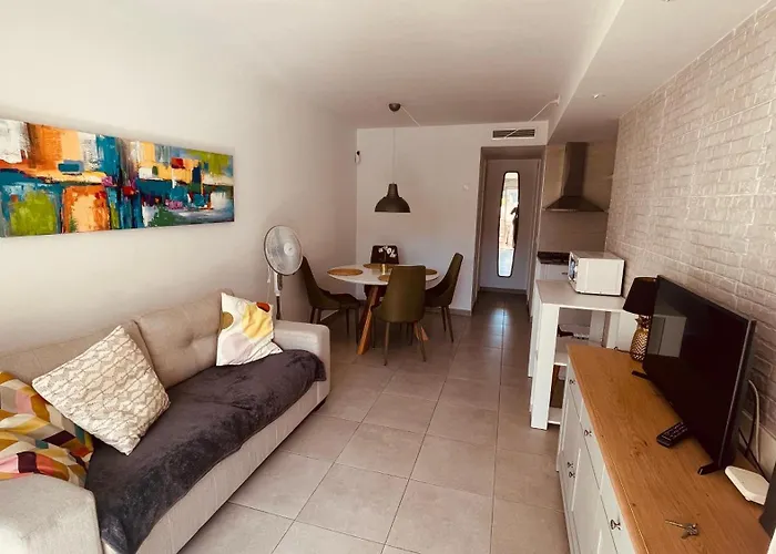 Rising Sun- Bright 1br With Pool & Terrace, Steps From *