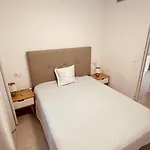아파트 Rising Sun- Bright 1br With Pool & Terrace, Steps From 코라레호