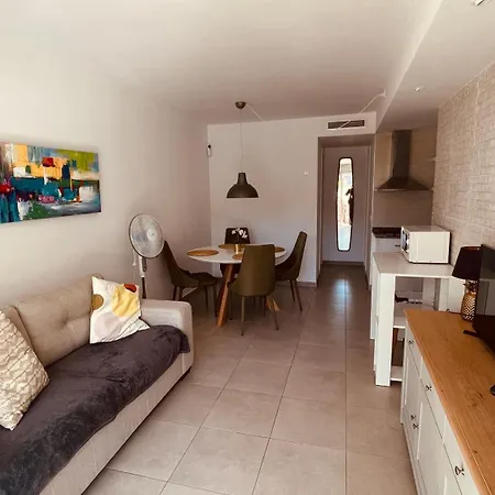 Rising Sun- Bright 1br With Pool & Terrace, Steps From Corralejo